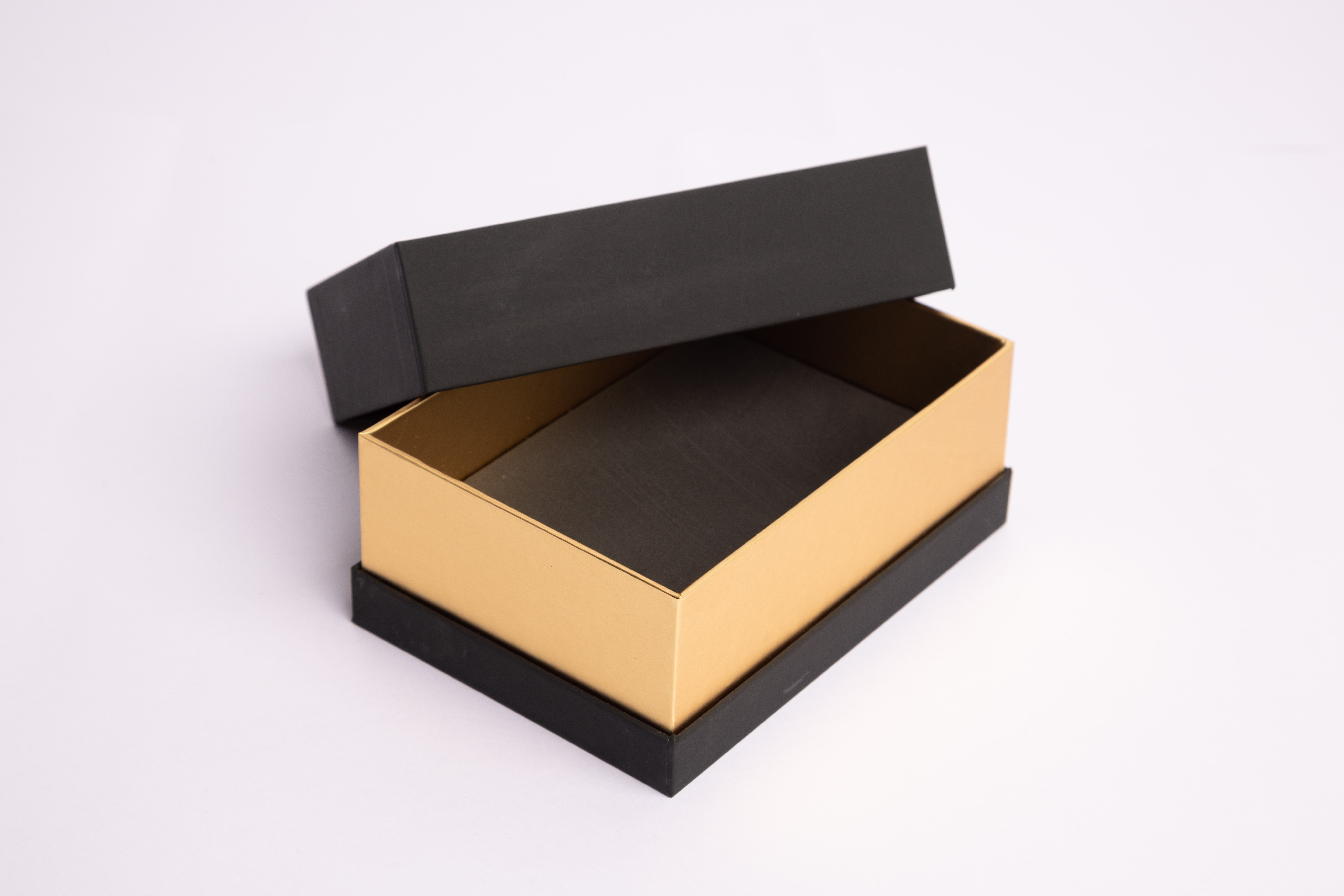 Box with Golden Middle